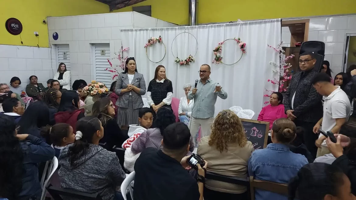 Chá com Damaris Piteri e Levi Gobert reúne mais de 300 mulheres no Engenho Novo