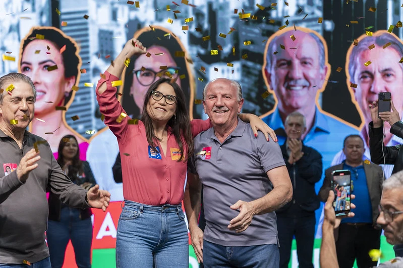 Mari Tavelli realiza encontro de amigos com as presenças de Furlan, Beto Piteri e mensagem de Márcio França