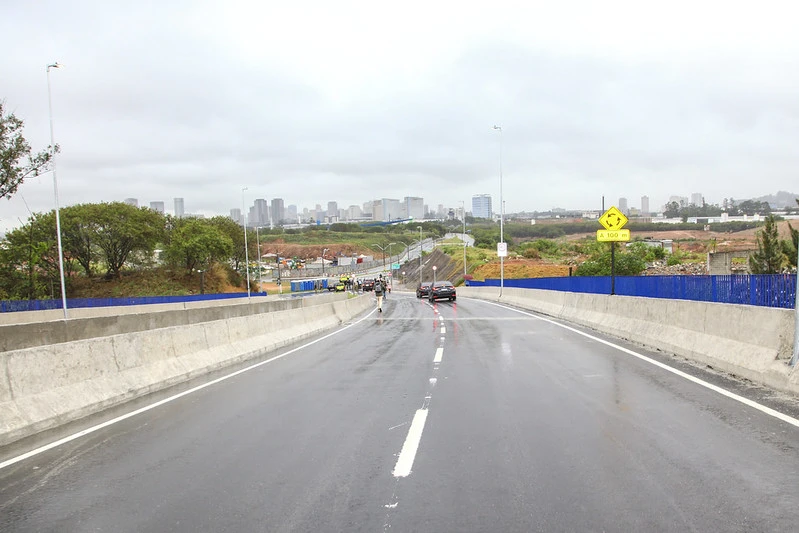 Viaduto Corredor Oeste em Carapicuíba é liberado para trânsito de veículos