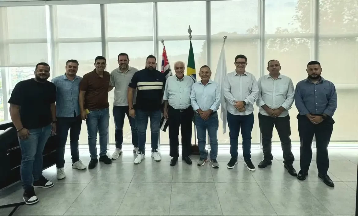 Deputado Antônio Carlos Rodrigues reforça compromisso com Jandira em visita ao prefeito Dr. Sato