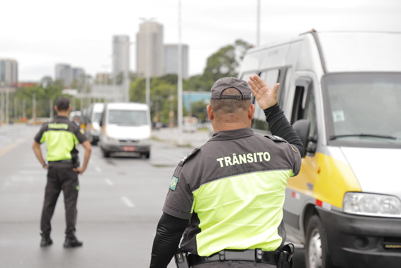 Projeto do prefeito Beto Piteri que libera transporte escolar em faixas exclusivas é aprovado pela Câmara de Barueri