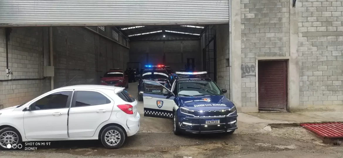 Operação conjunta entre Polícia Civil e GCM de Barueri fecha desmanche ilegal na divisa com Jandira