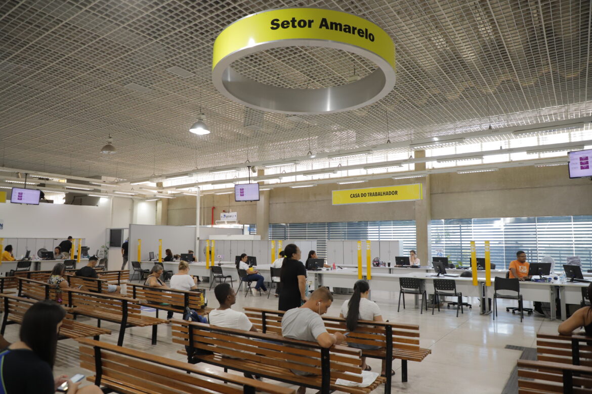 Casa do trabalhador de Barueri oferece 28 vagas de emprego a partir desta terça (29); salário de até R$ 3,2 mil