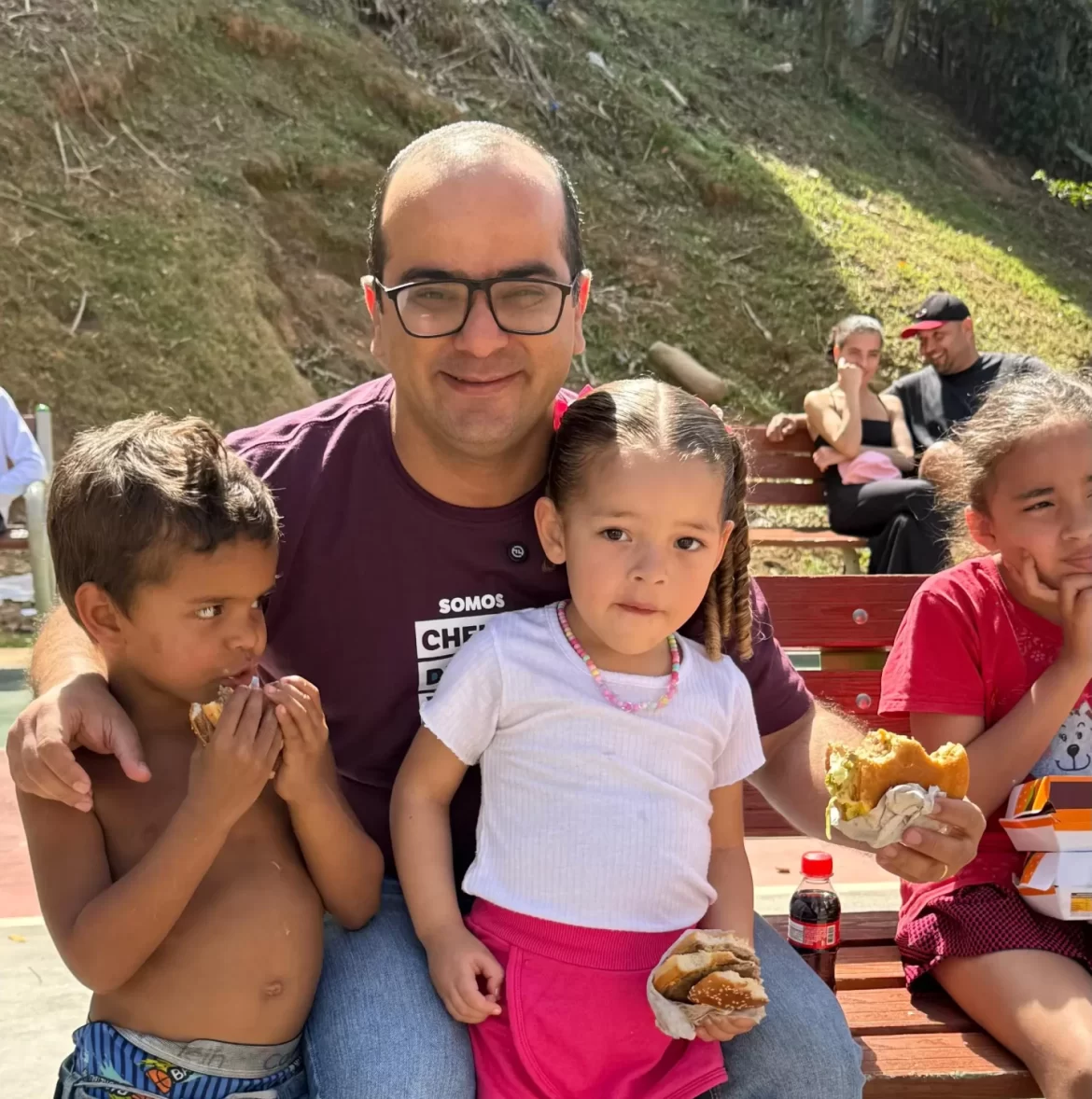Solidariedade em ação: vereador Levi Gobert distribui 200 lanches do McDia Feliz em Barueri