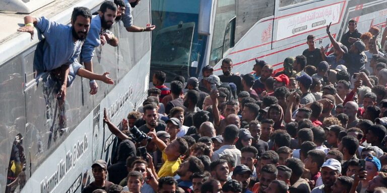 Israel começa a libertar presos palestinos