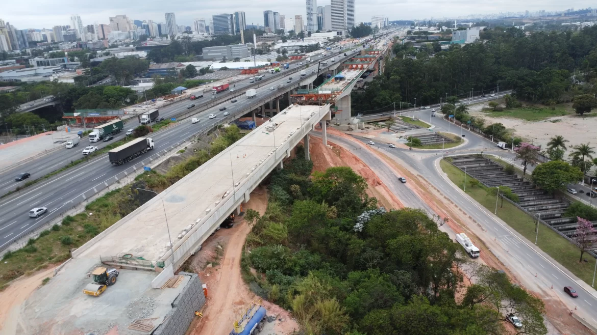 Última concretagem da nova ponte na Rodovia Castello Branco em Barueri acontece nesta quinta (23)