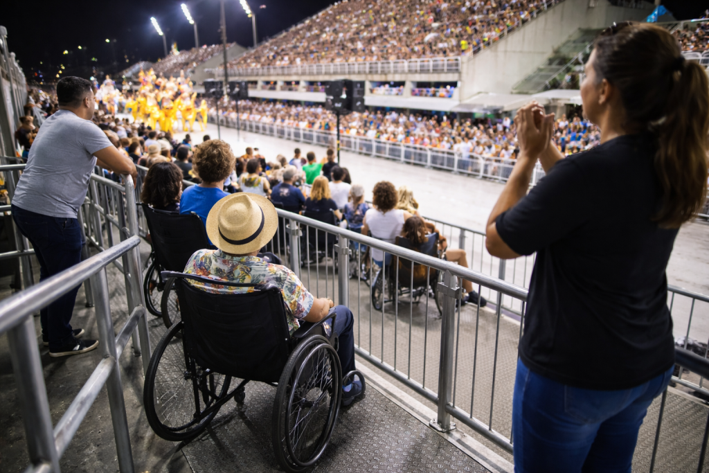 Inclusão ganha espaço no Sambódromo do Anhembi, na Zona Norte de SP, e transforma Carnaval em experiência acessível para todos