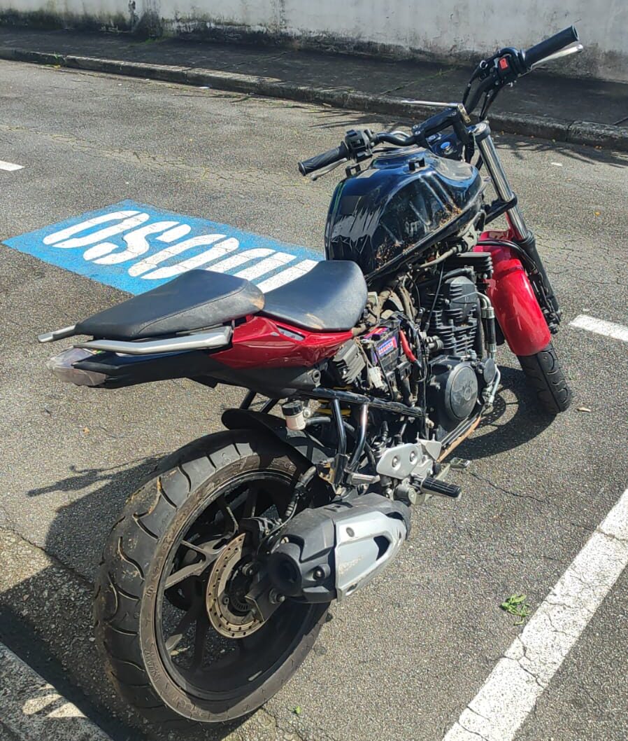PM encontra moto furtada no Maria Helena e devolve ao dono