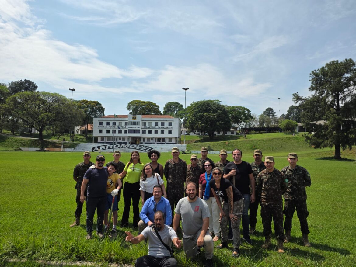 Rotary e Exército realizam plantio de árvores em Barueri